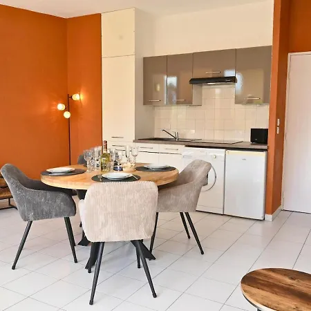 Appartement - 100m De La - Parking - Piscine Fréjus