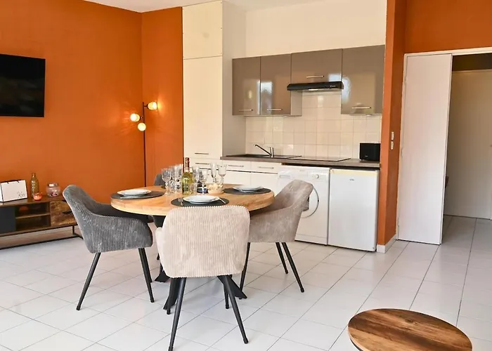Apartment - 100m De La - Parking - Piscine Frejus